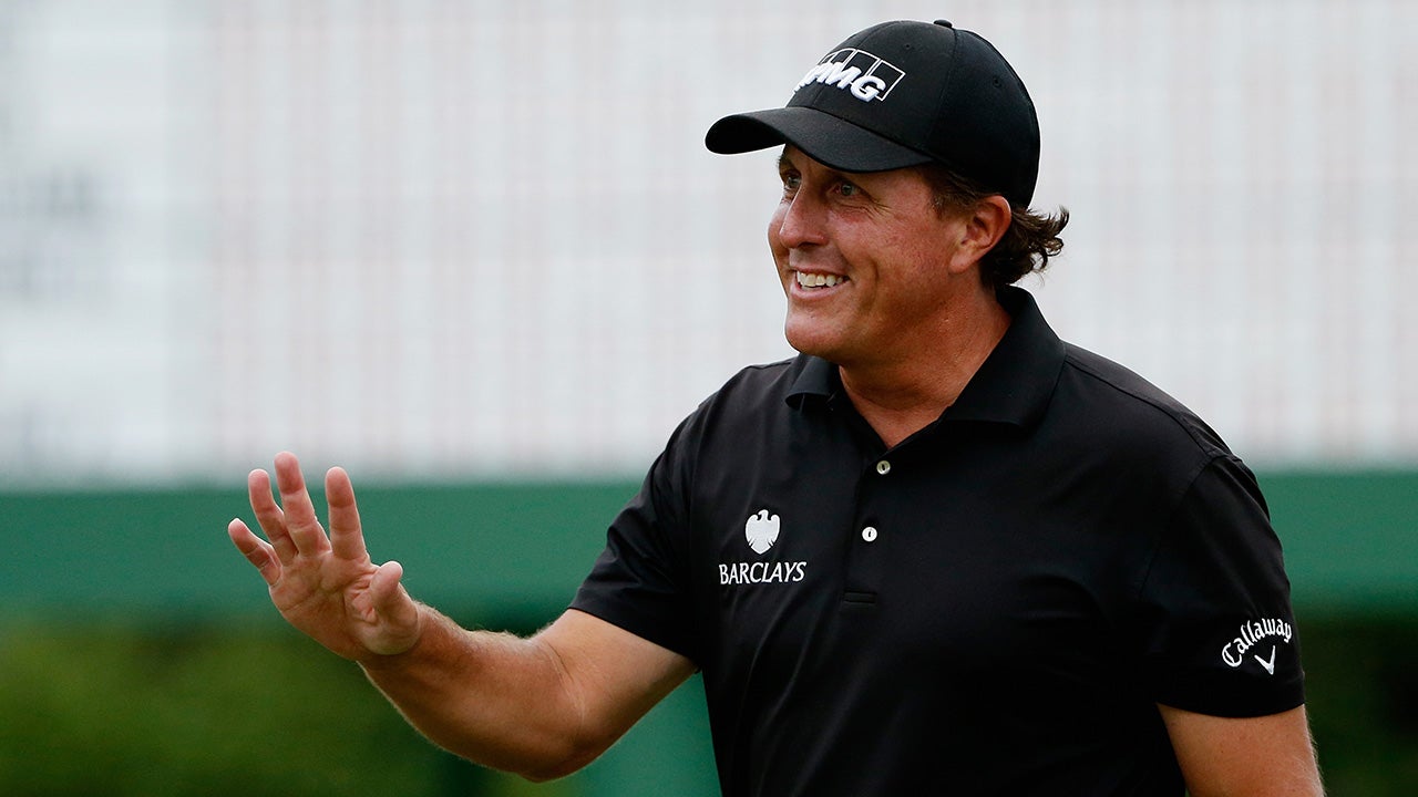 Phil Mickelson Falls Out of Top 25