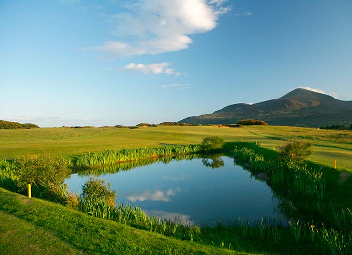 17th hole, par-4, 433 yards