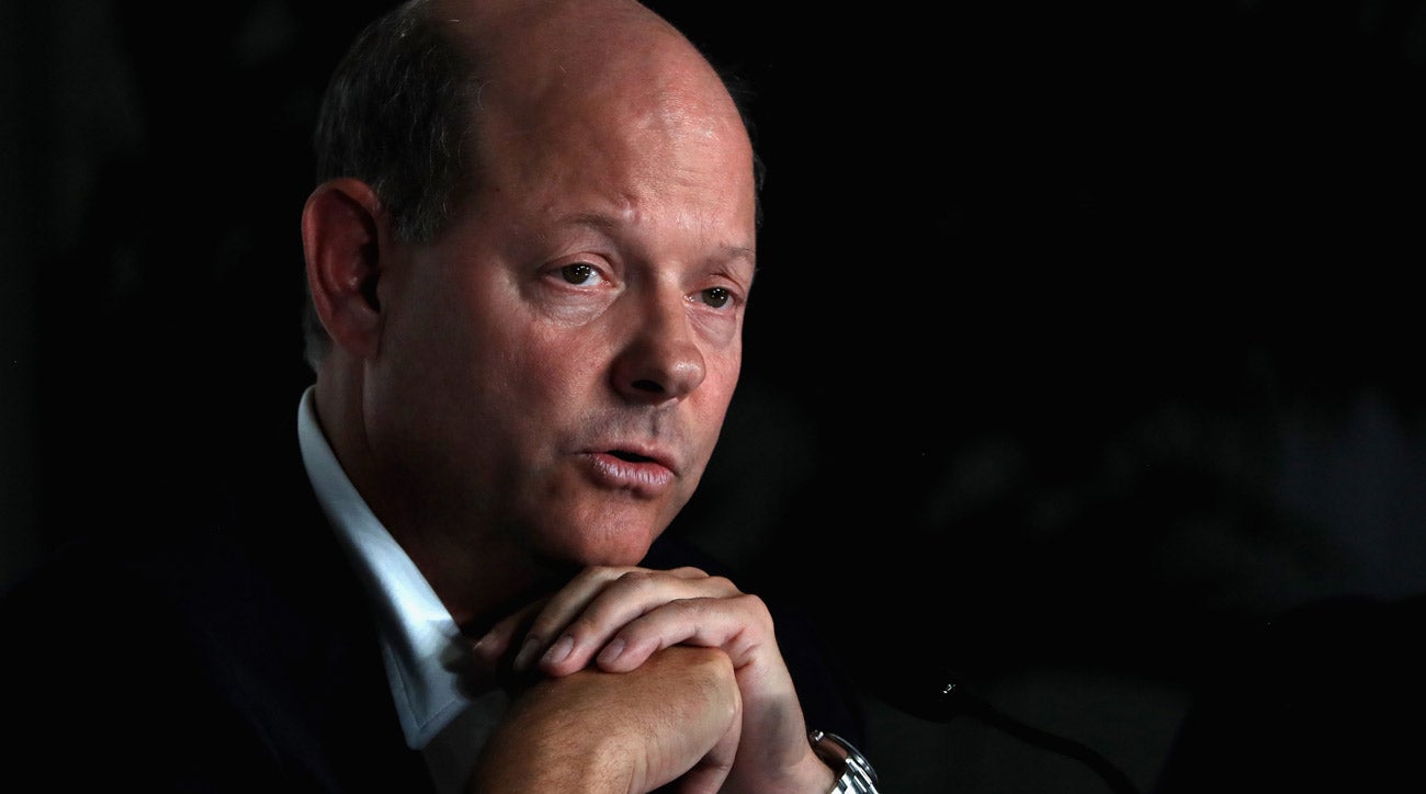 USGA chief Mike Davis.