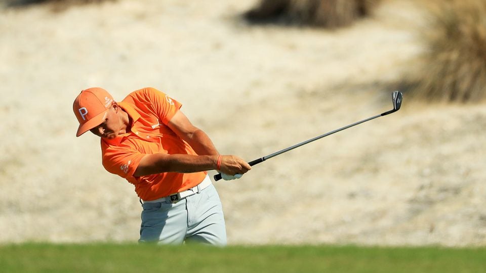 Rickie Fowler Fires Course Record 61 To Win The Tiger Show