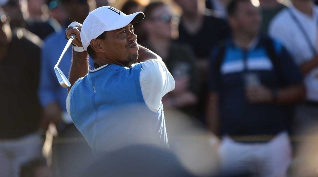 Tiger Woods kicked off the British Open with a 71.