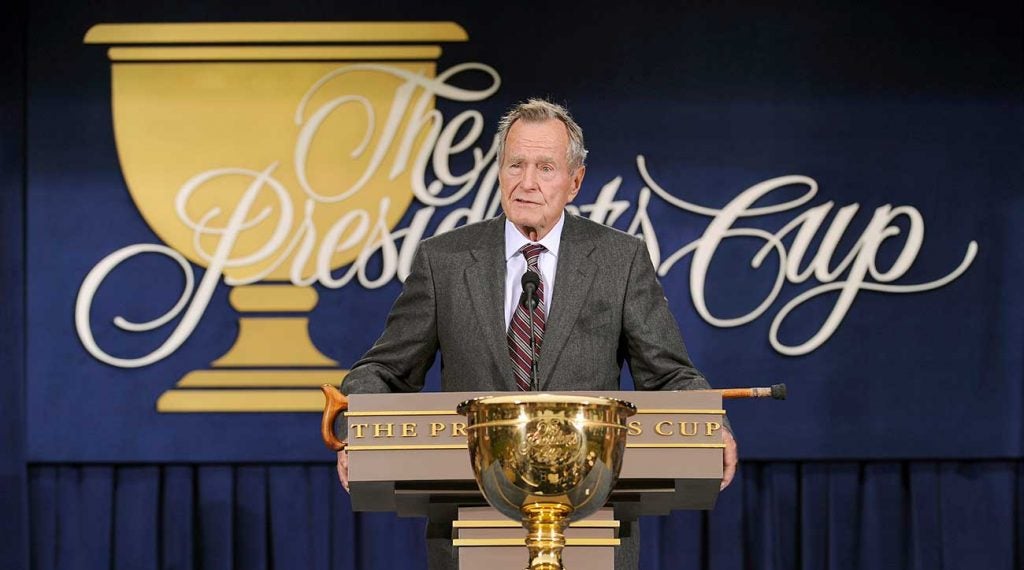 Former President George H.W. Bush speaks at the 2009 Presidents Cup.