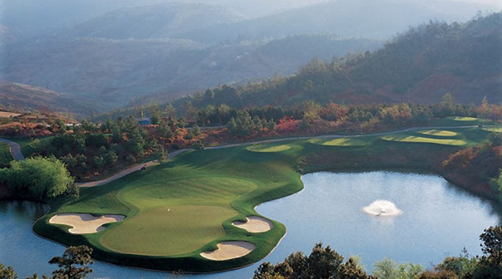 An overhead shot of the par-3 8th hole at Spring City in China.
