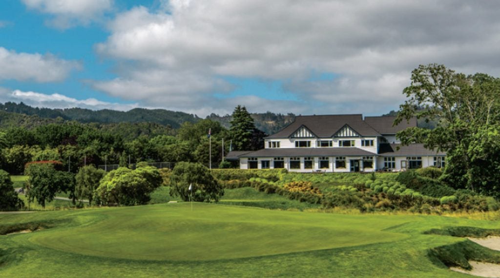 Lush, inland Royal Wellington is a touch of
old-school among New Zealand’s vibrantly new courses. 