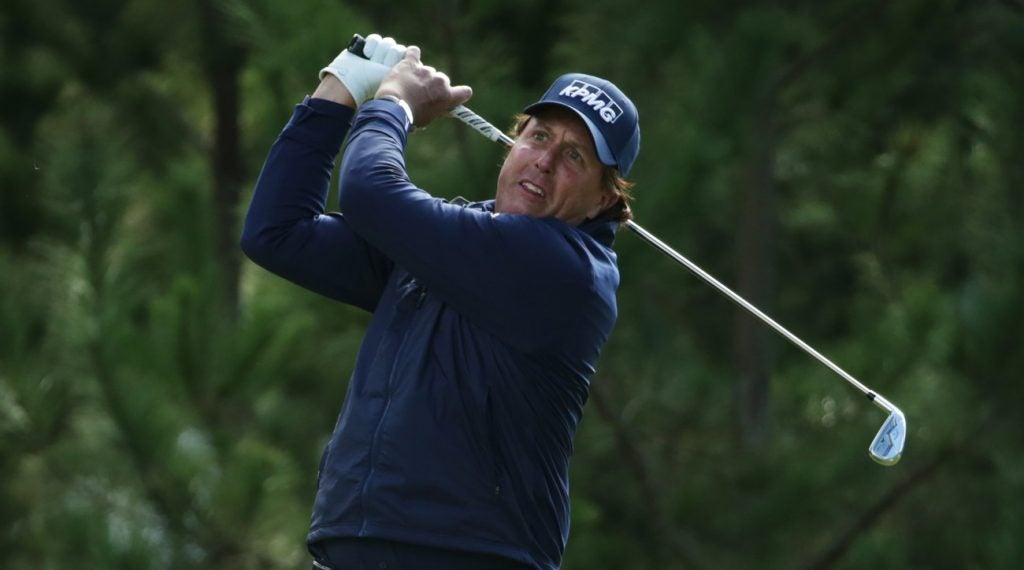 Phil Mickelson bounced back from his missed cut at last week's WMPO with an opening round of 65 at Pebble Beach.
