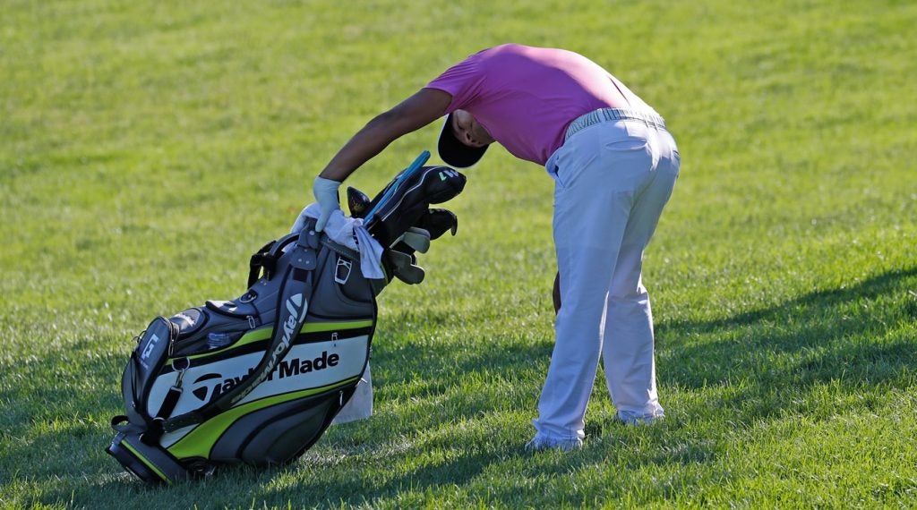 You might want to think twice before using a club from someone else's bag during a round.