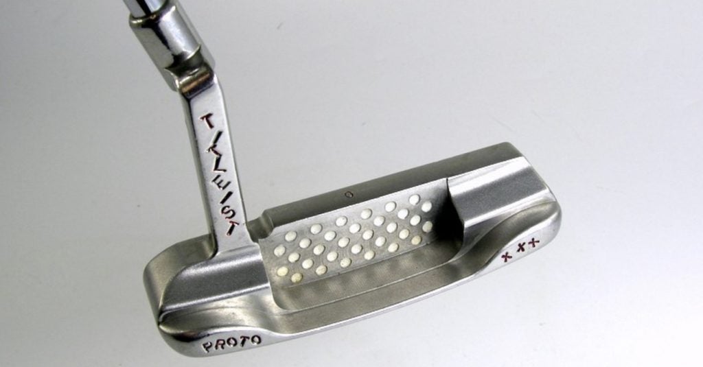 Tiger Woods' old Scotty Cameron putter sells for big money