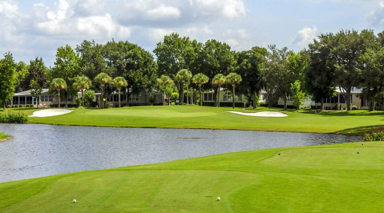Crane Lakes has only one course on its property for golfers to play.