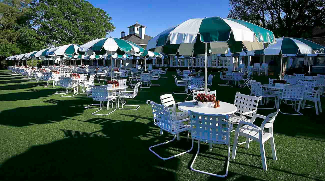 You may not have lunch on the terrace, but you can still take a nice pic.