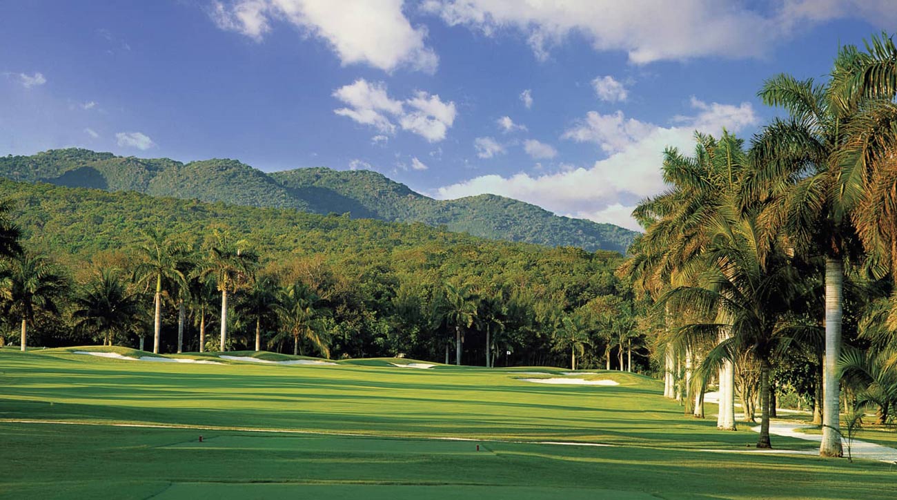 The natural landscape is majestic at Half Moon Golf Club.