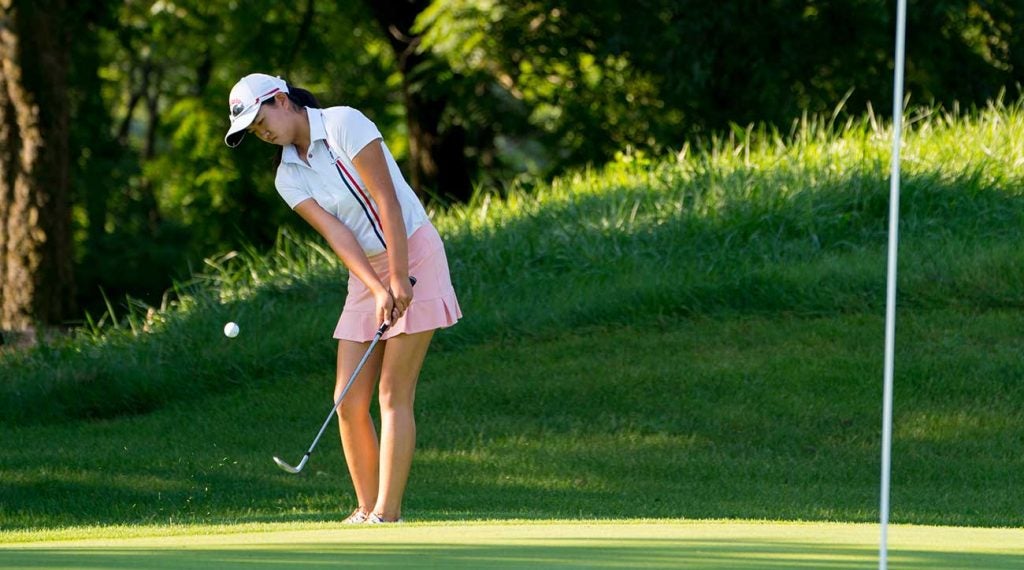 Rose Zhang chips onto the 10th green during the 2018 Girls Junior PGA Championship. Zhang closed with a 66 and tied for 2nd.