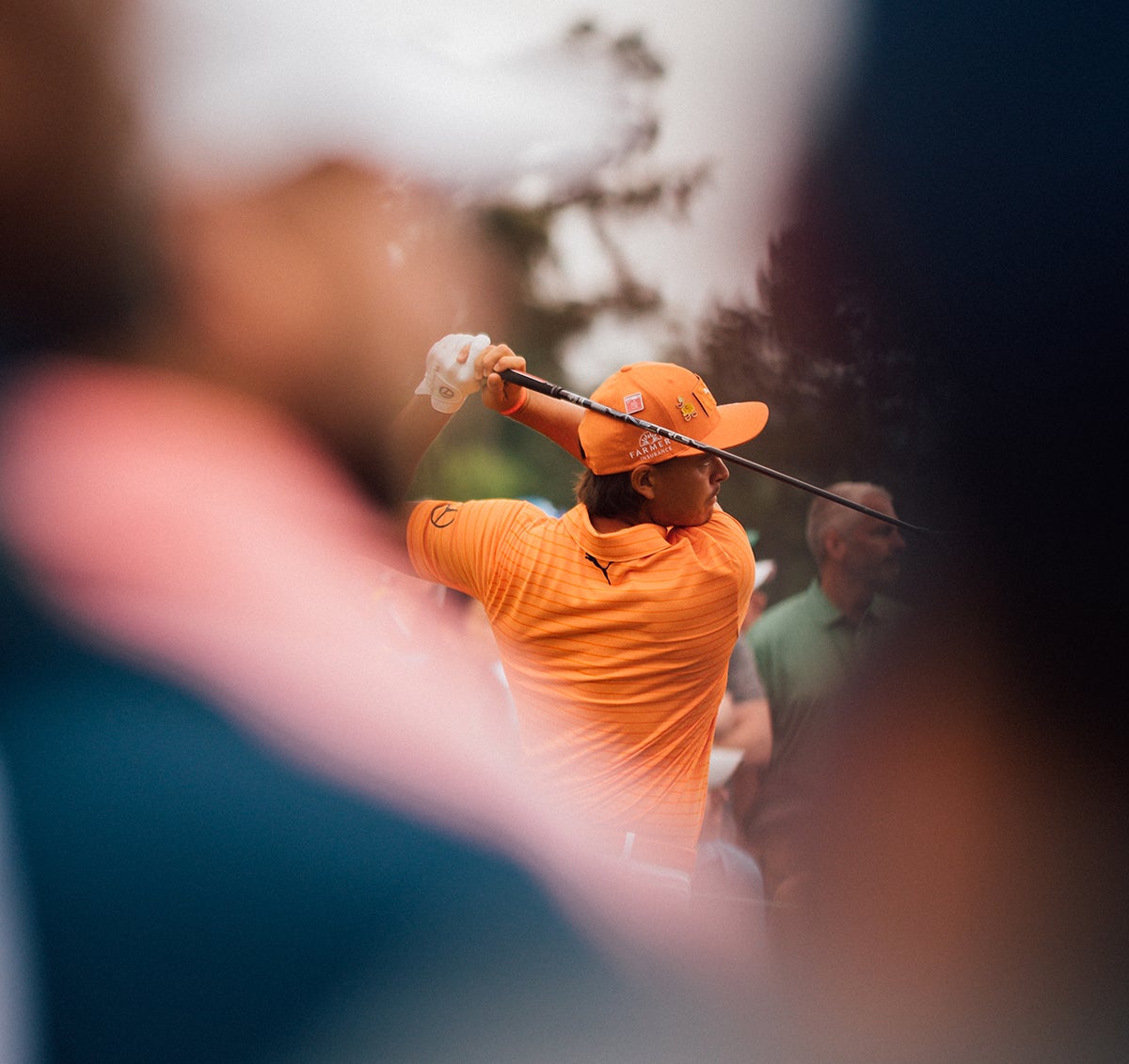 Rickie through the crowds.