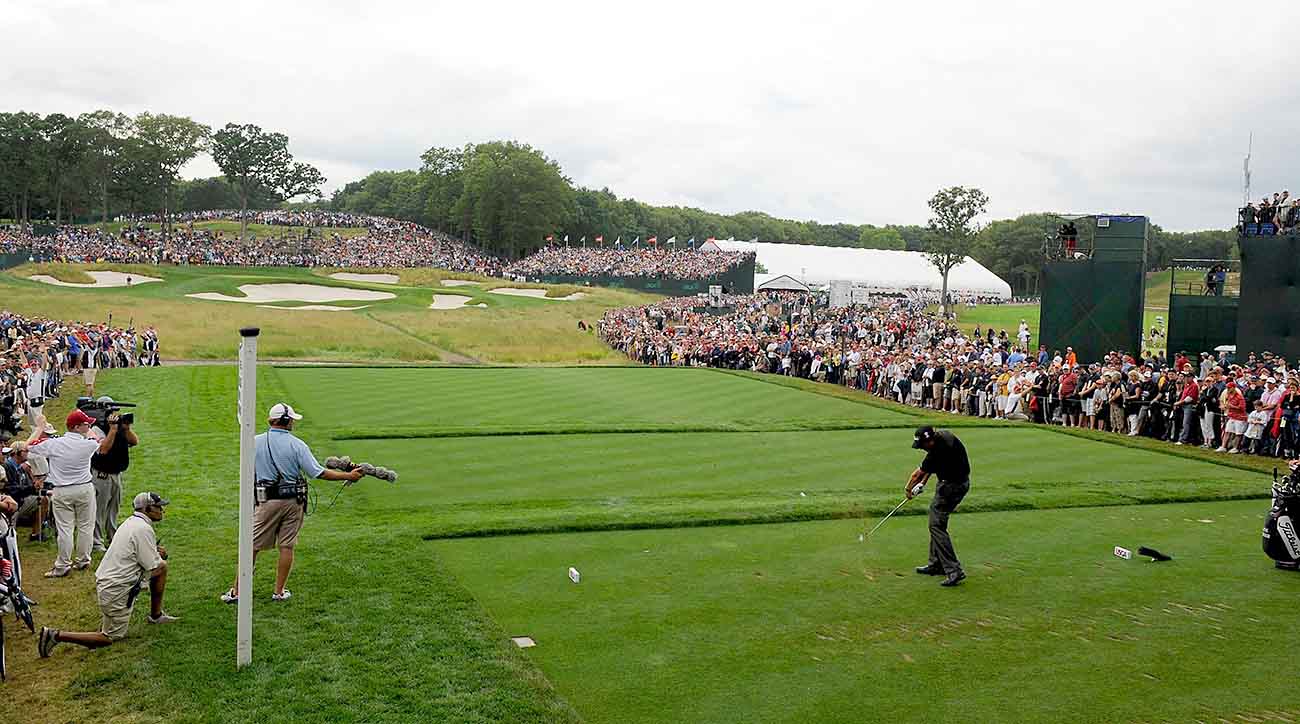 Mickelson had a packed house when he played No. 17 at the 2009 U.S. Open.