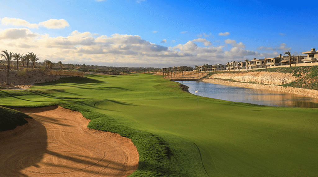 New Egyptian golf course offers views of pyramids PHOTOS