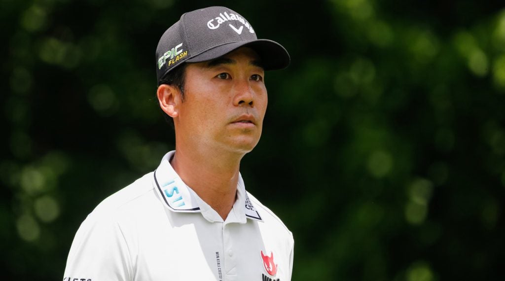Kevin Na and his caddie had an unfortunate run-in with a fan on Saturday.