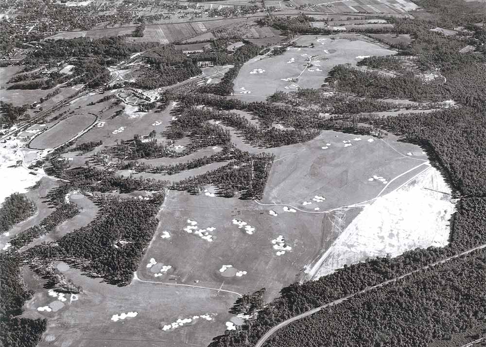 An aerial photo of Bethpage Black from September 1935. On the left is the land that will make up the 1st fairways of both the Black and Green courses.