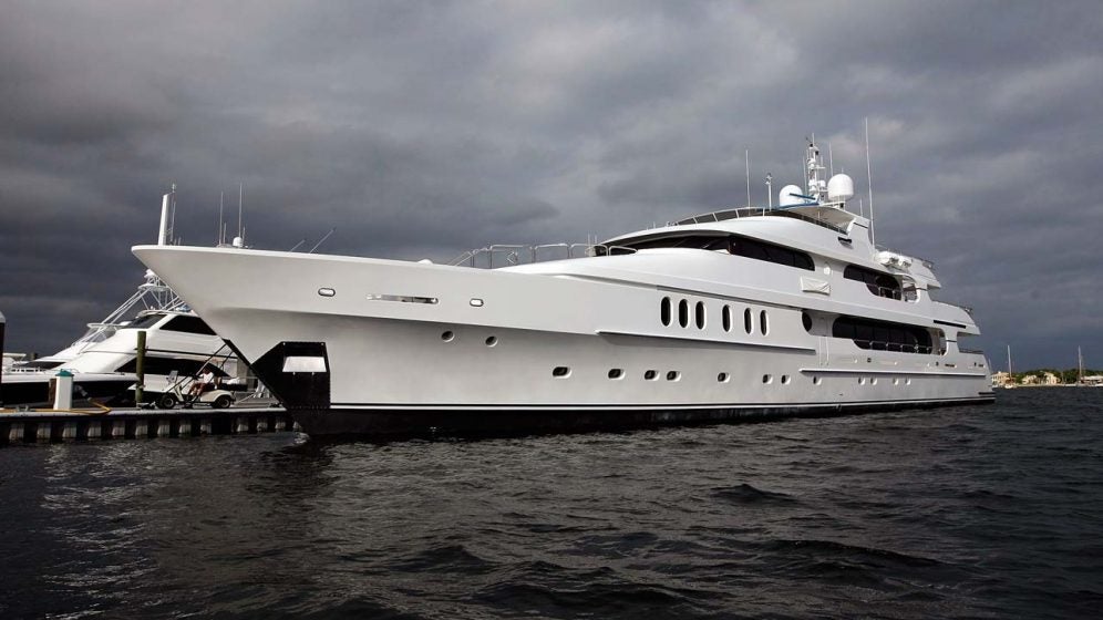 show tiger woods yacht