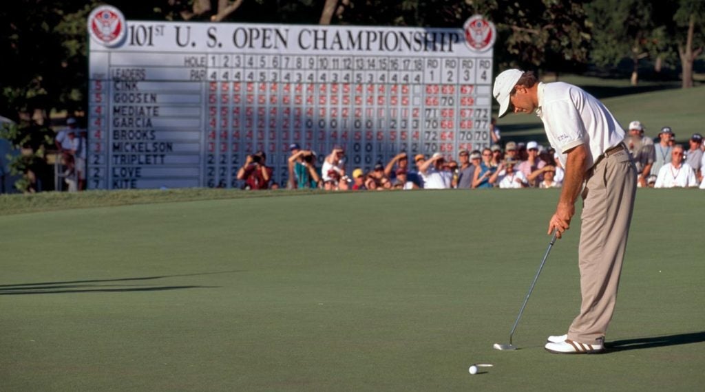Though he missed this putt to fall into a playoff, Retief Goosen won the 2001 U.S. Open to give the Pro V1 its first major title.