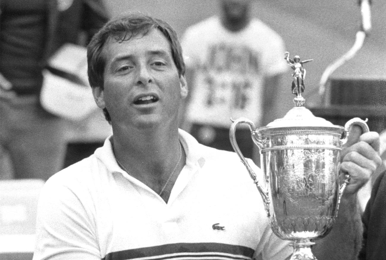 Fuzzy Zoeller with the U.S. Open trophy at Winged Foot.