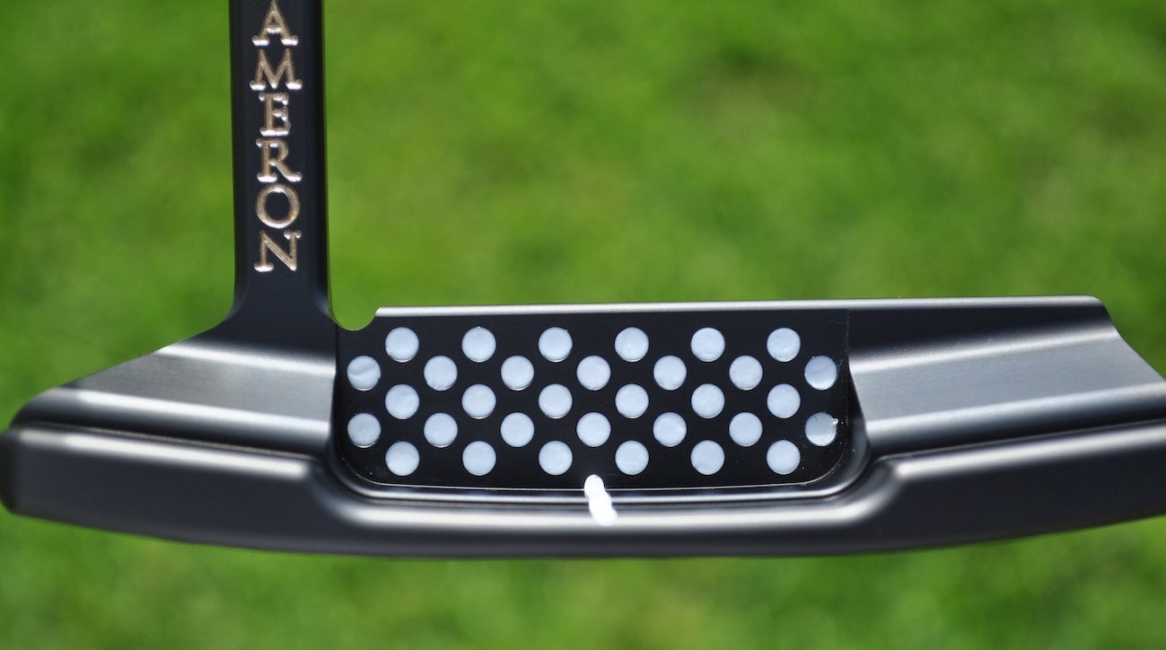 A closer look at the white silicone dots backing the Teryllium insert.