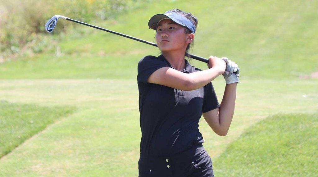 Kelly Xu won her match on Wednesday and advanced to the next round in Wisconsin.