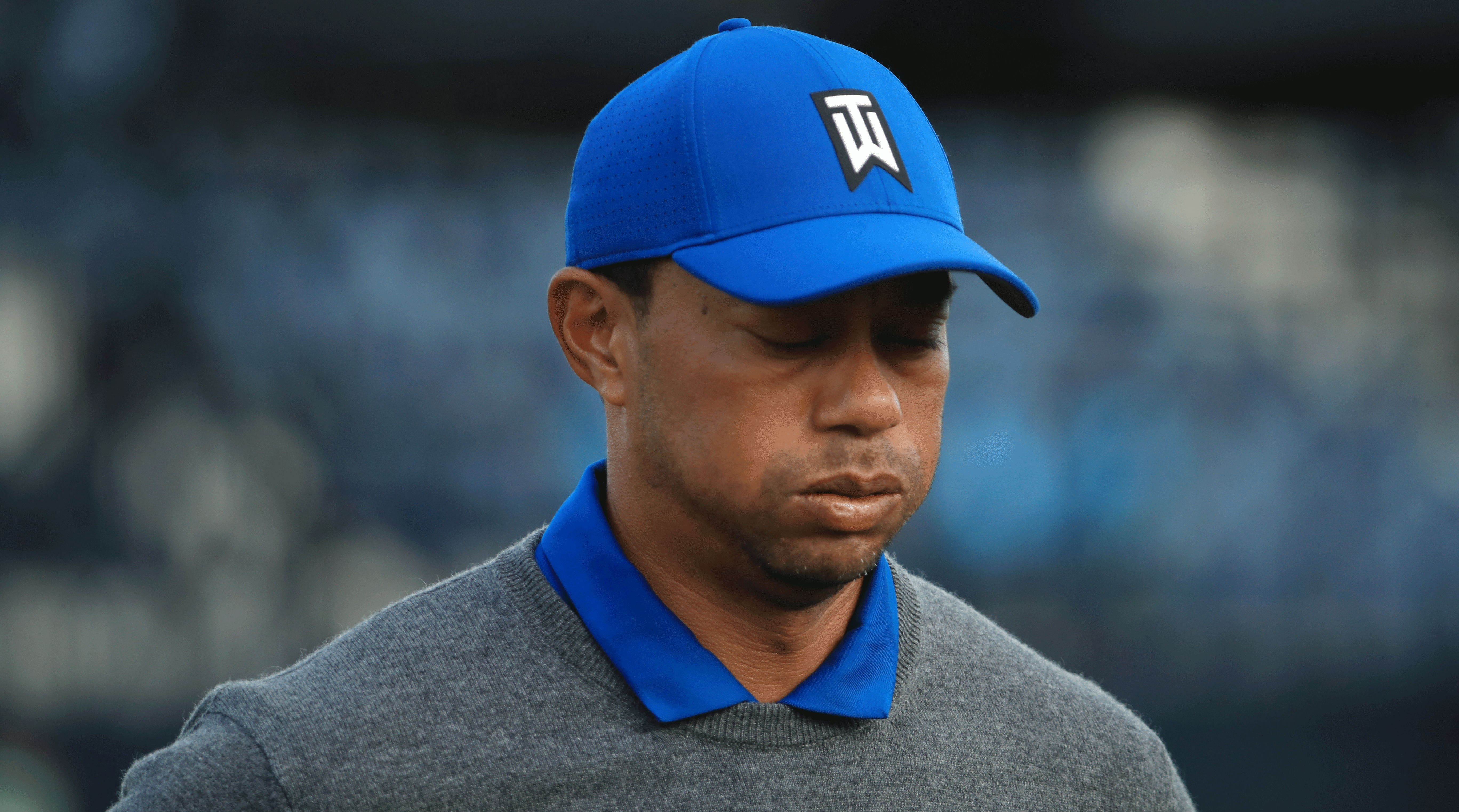 tiger woods blue hat