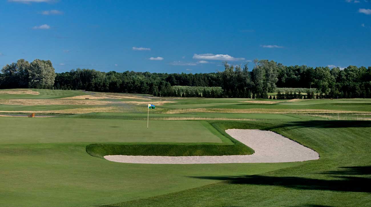 Arcadia Bluffs is well worth a buddies' trip.