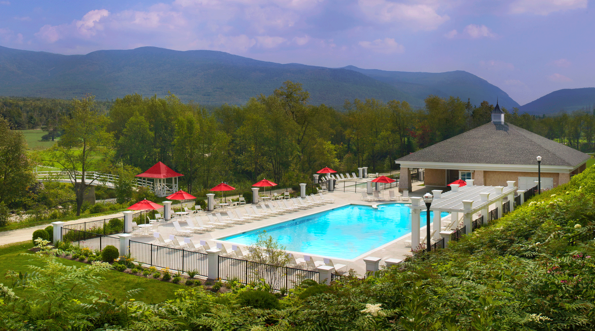 The Omi Mount Washington's pool.