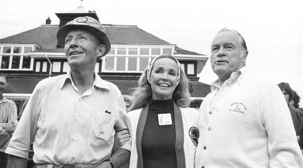 Bing Crosby , his wife Kathryn Grant and comedian Bob Hope in Sunningdale, England, in 1975.