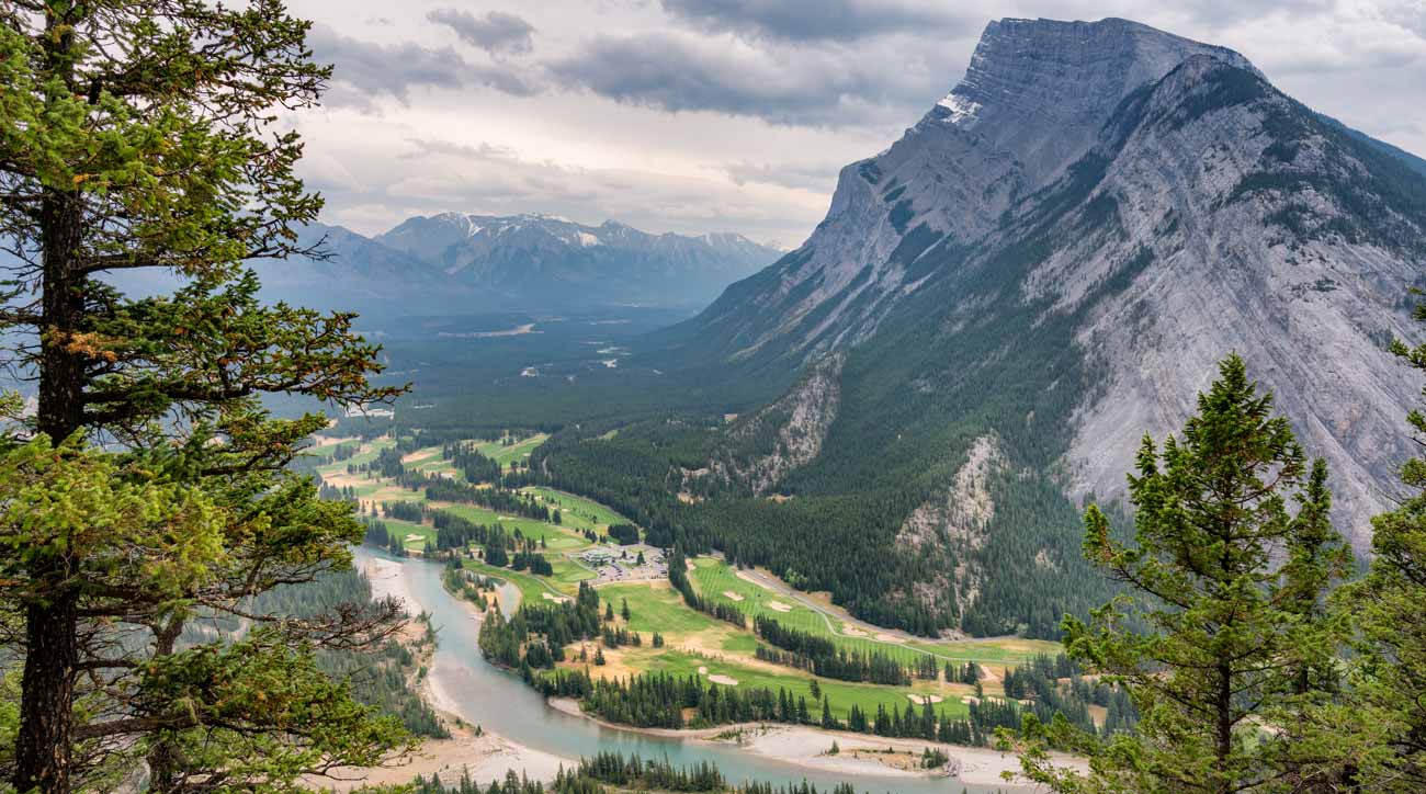 The golf courses at Fairmont Banff Springs runs through the mountains.