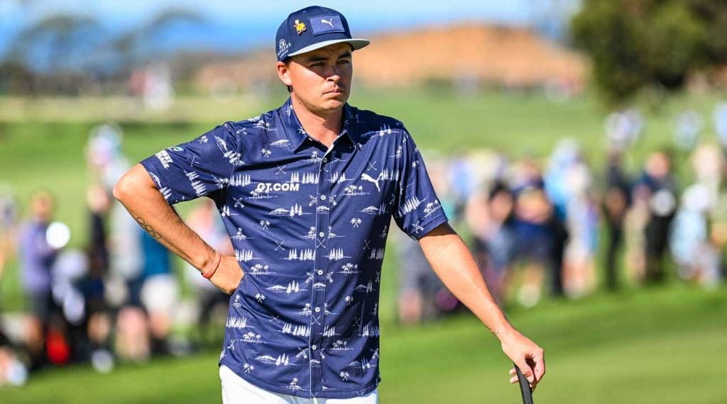 Rickie Fowler kept it loose and casual at the Farmers Insurance Open.