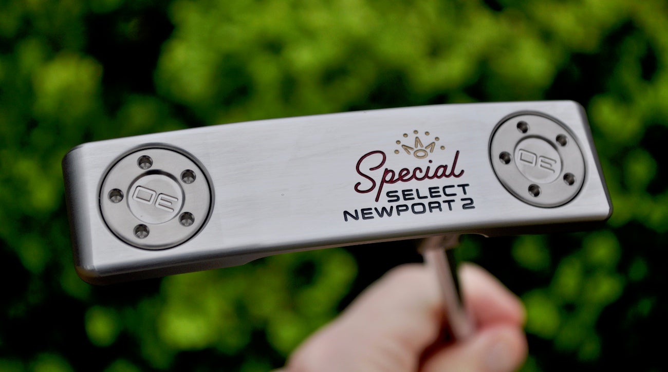 The heel-toe weights on the blade are made from tungsten.