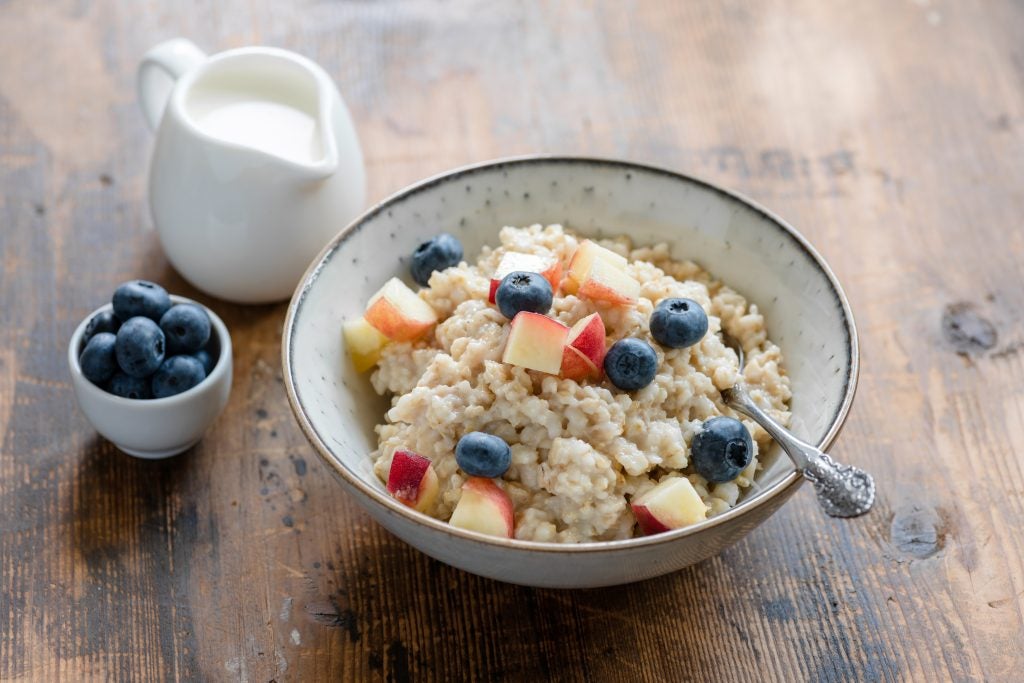 While it's not nutrionally deficient, oatmeal can be too heavy for your stomach before a round. 