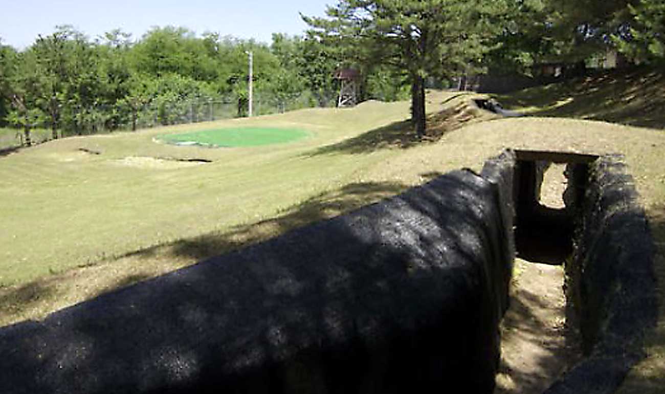 A view of the tunnel that goes down the right side of the hole.