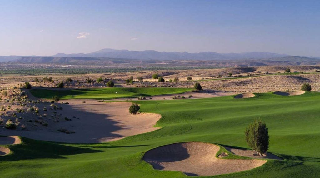 Sandia Golf Club is both affordable and gorgeous.