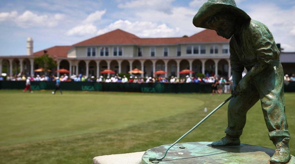 pinehurst statue and clubhouse