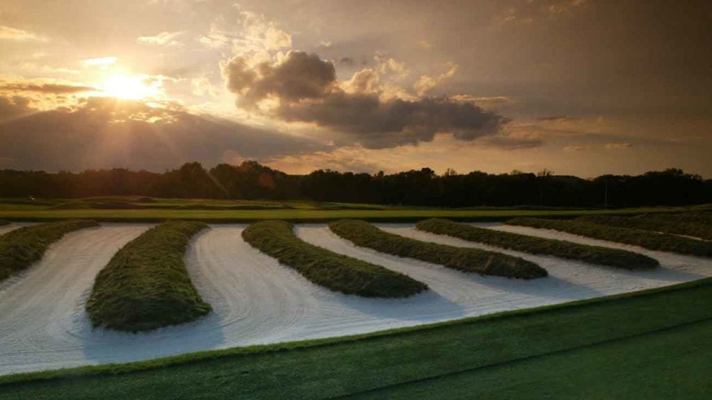 The church pew bunkers on the 426-yard, par-4 third hole at Oakmont Country Club in 2006.