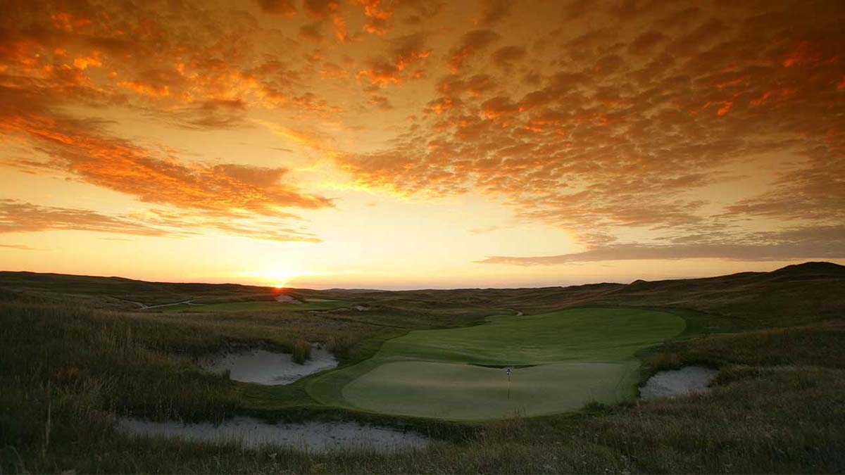 Sand Hills 8th green