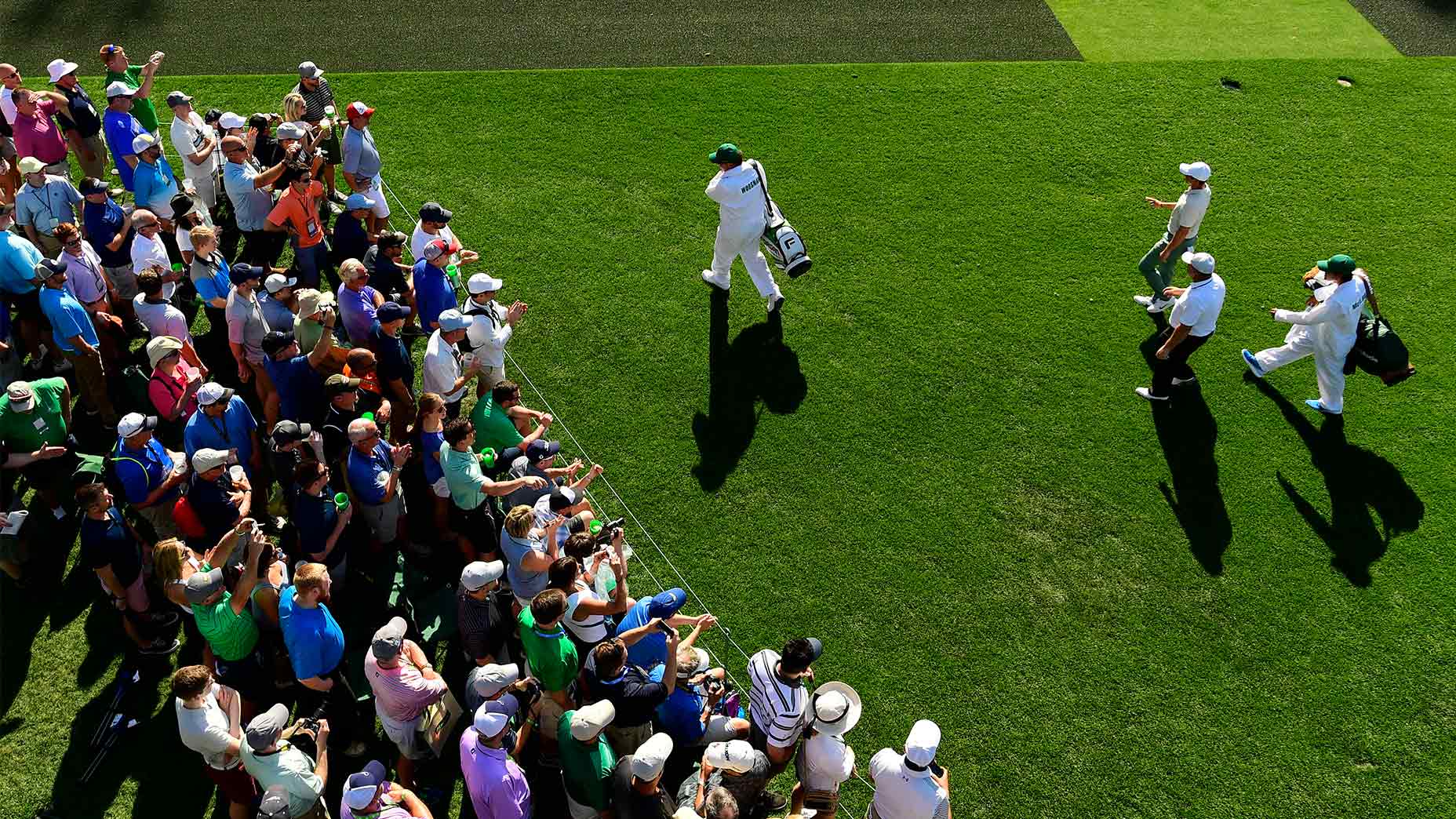 les joueurs marchent augusta national tee box