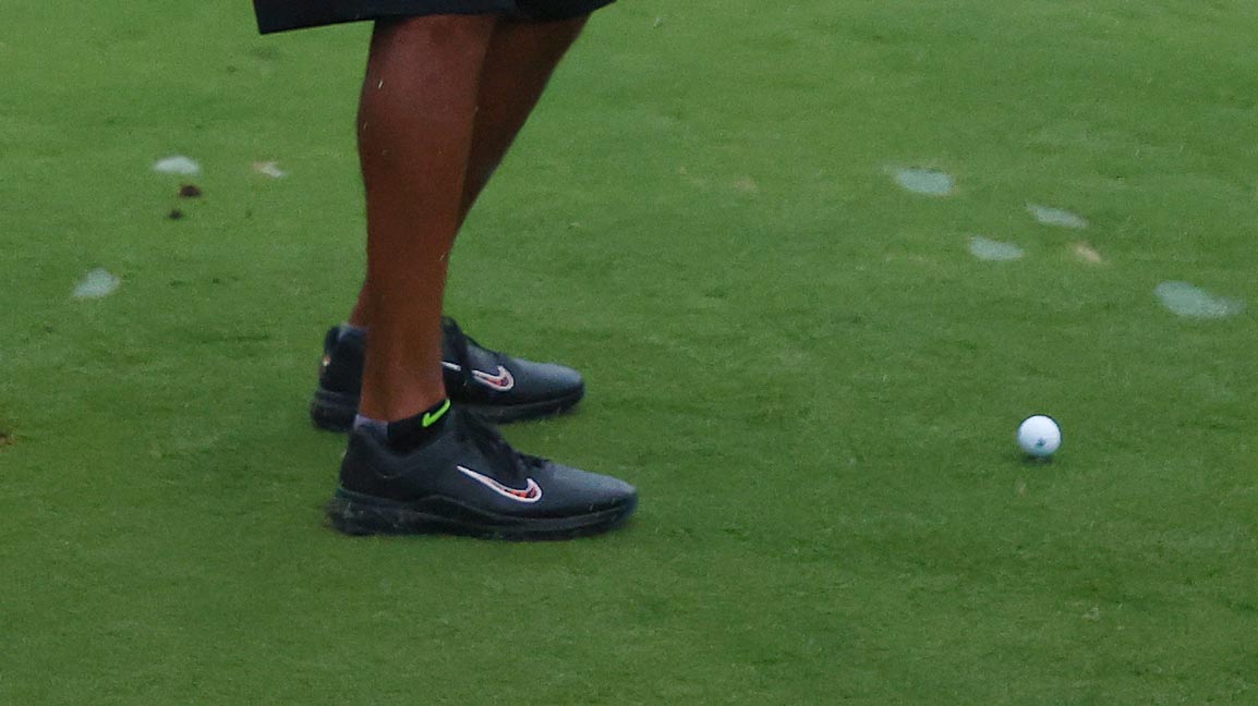 Instrument Understrege hældning Tiger Woods flashed new 'Frank' golf shoes at Match II. Are they available?