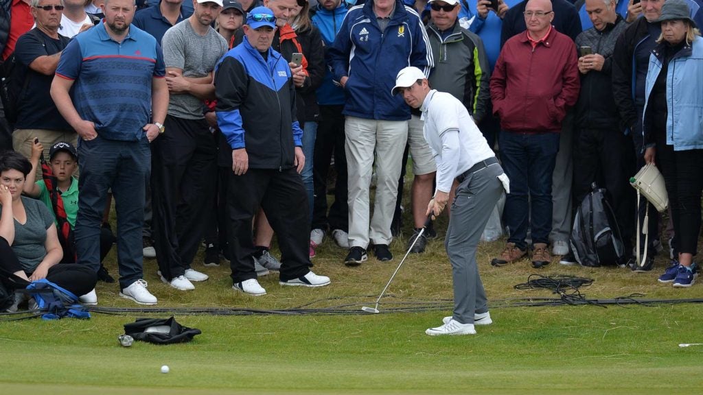 rory mcilroy putts from off the green
