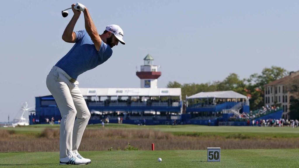 dustin johnson tees off harbour town