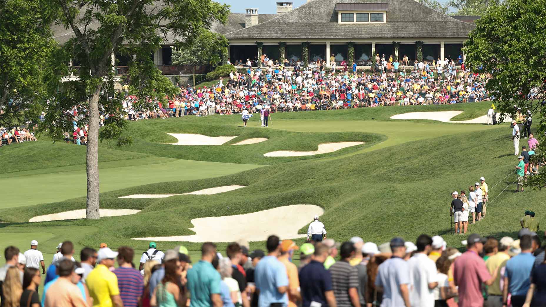 fans outside muirfield village clubhouse