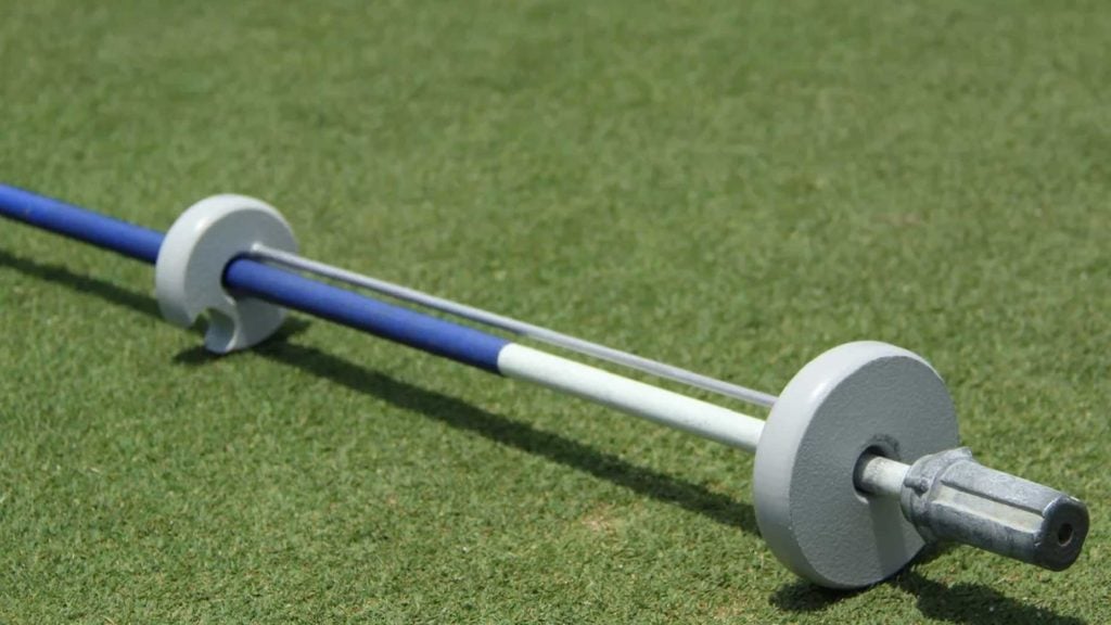 an example of the Putts-Up device on a flagstick