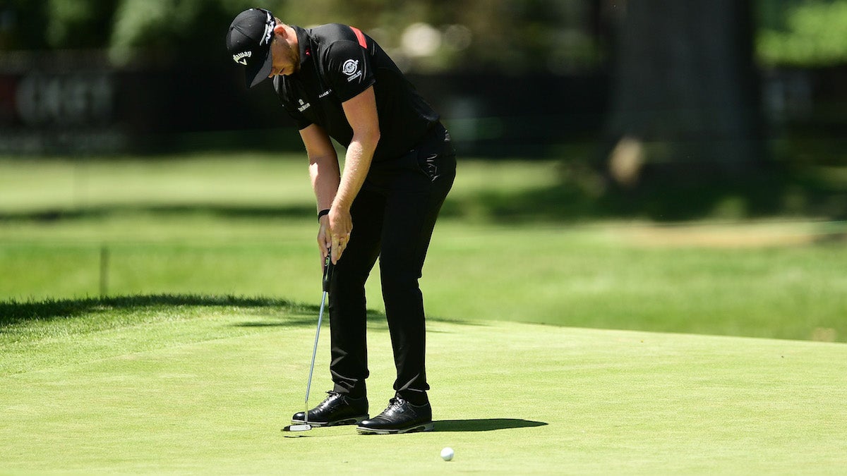 what-is-the-prayer-grip-and-can-it-help-you-make-more-putts