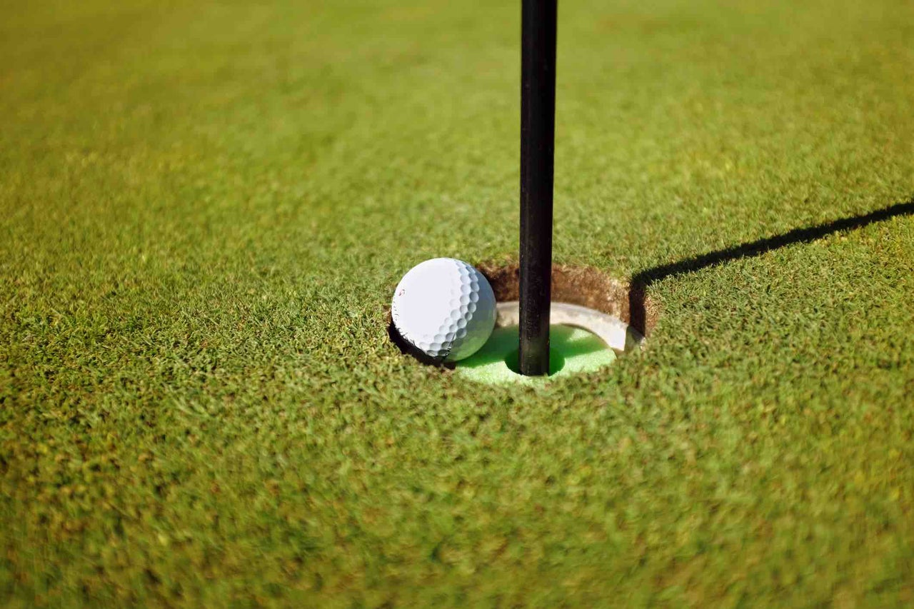 Is it a holeinone if a ball hits a modified hole and bounces out