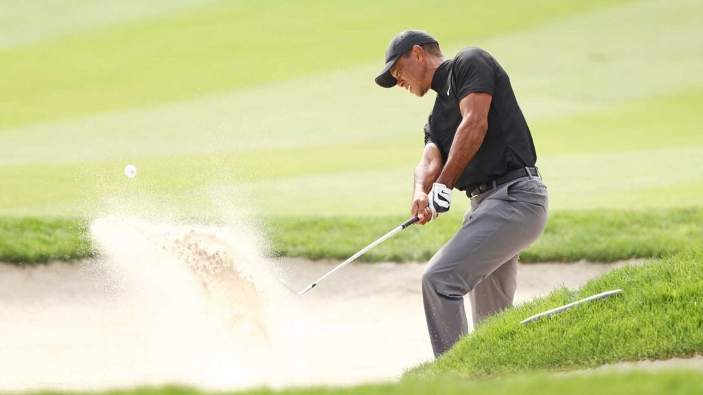 Tiger Woods hits sand shot at 2020 Zozo Championship