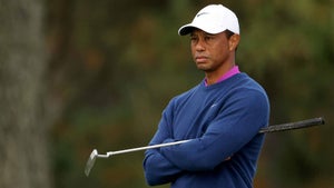 tiger woods stares putter masters