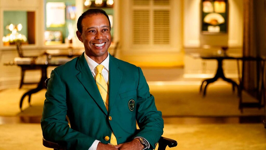 tiger woods smiles masters champions dinner