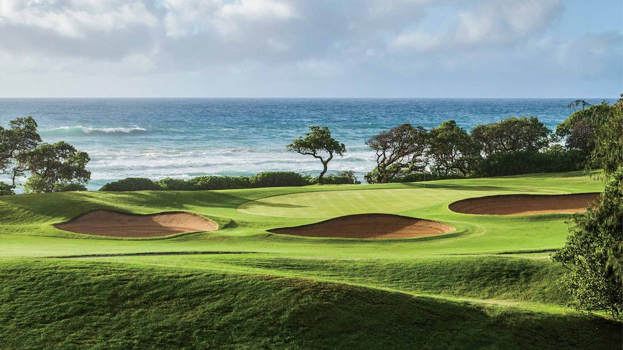 These 10 jaw-dropping Hawaiian courses are on best kind of island time